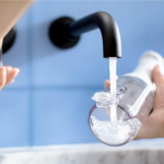 De-draadloze-functie-maakt-deze-flosser-ideaal-voor-thuisgebruik-of-onderweg.Kies-de-flosstand-die-bij-uw-behoeften-past-met-de-Philips-Sonicare.