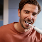 Elektrische-tandenborstel-Philips-Sonicare-6100-voor-gevoelige-tanden